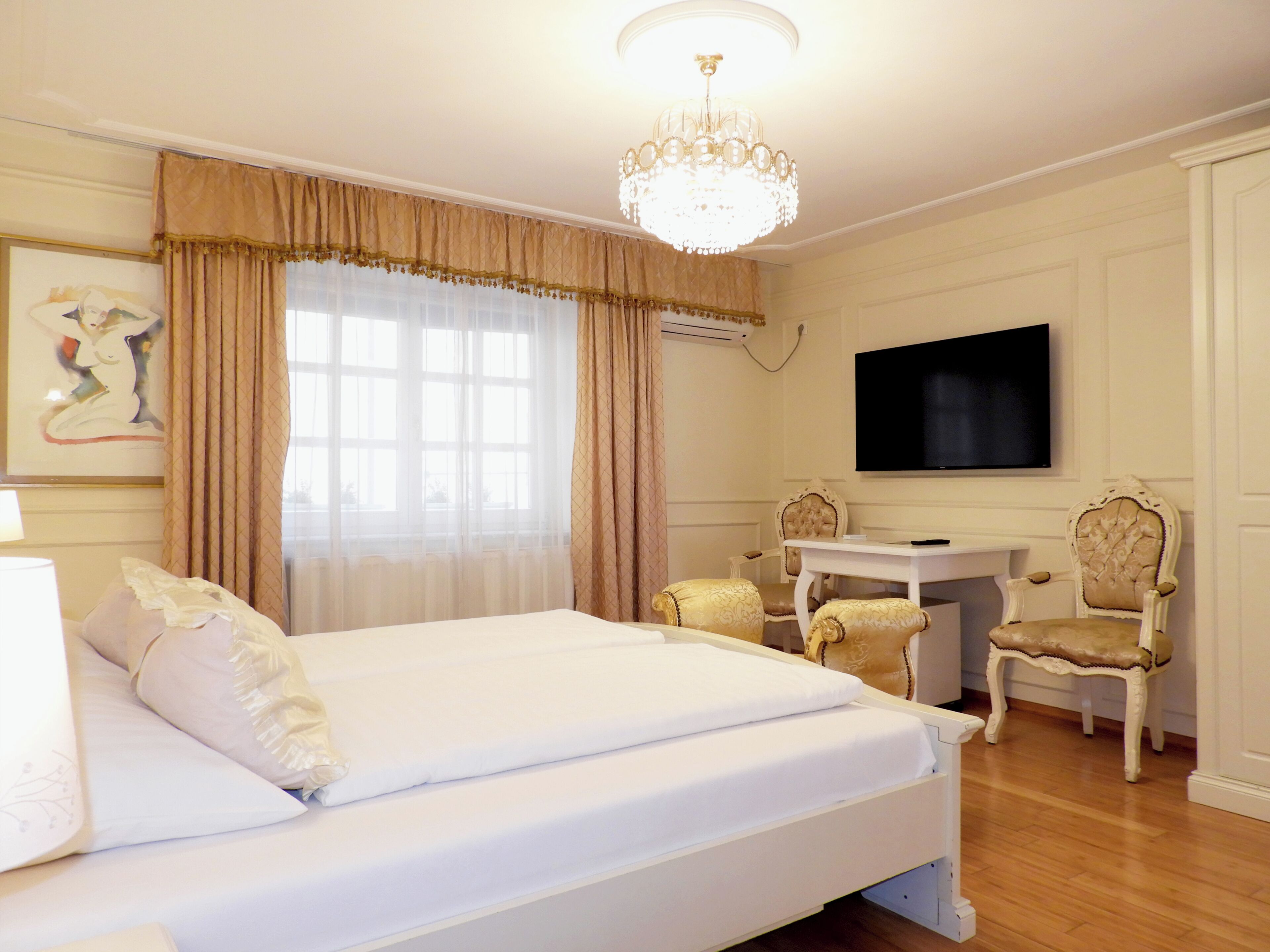 Photo - Allegro Hotel