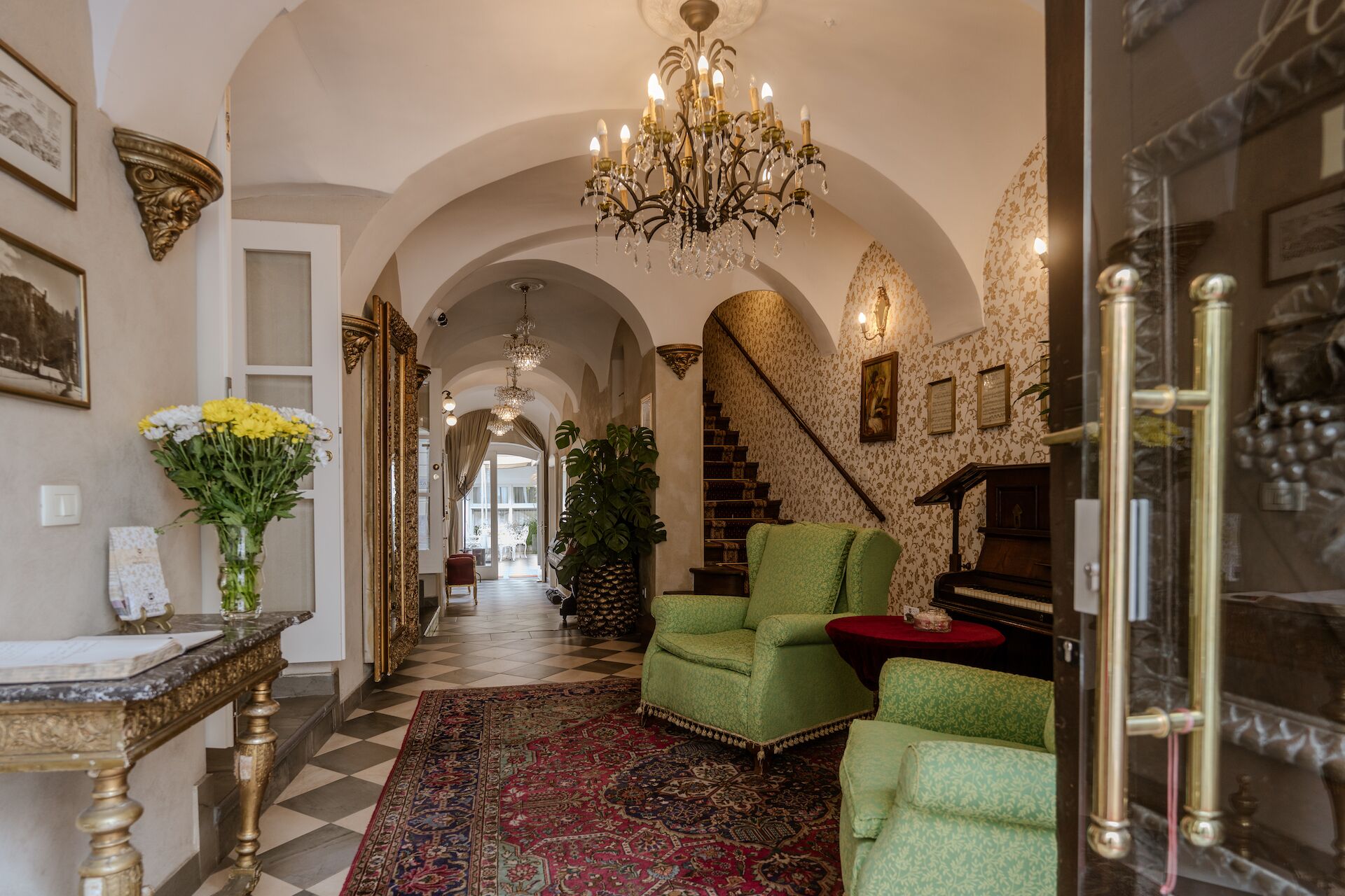 Photo - Allegro Hotel