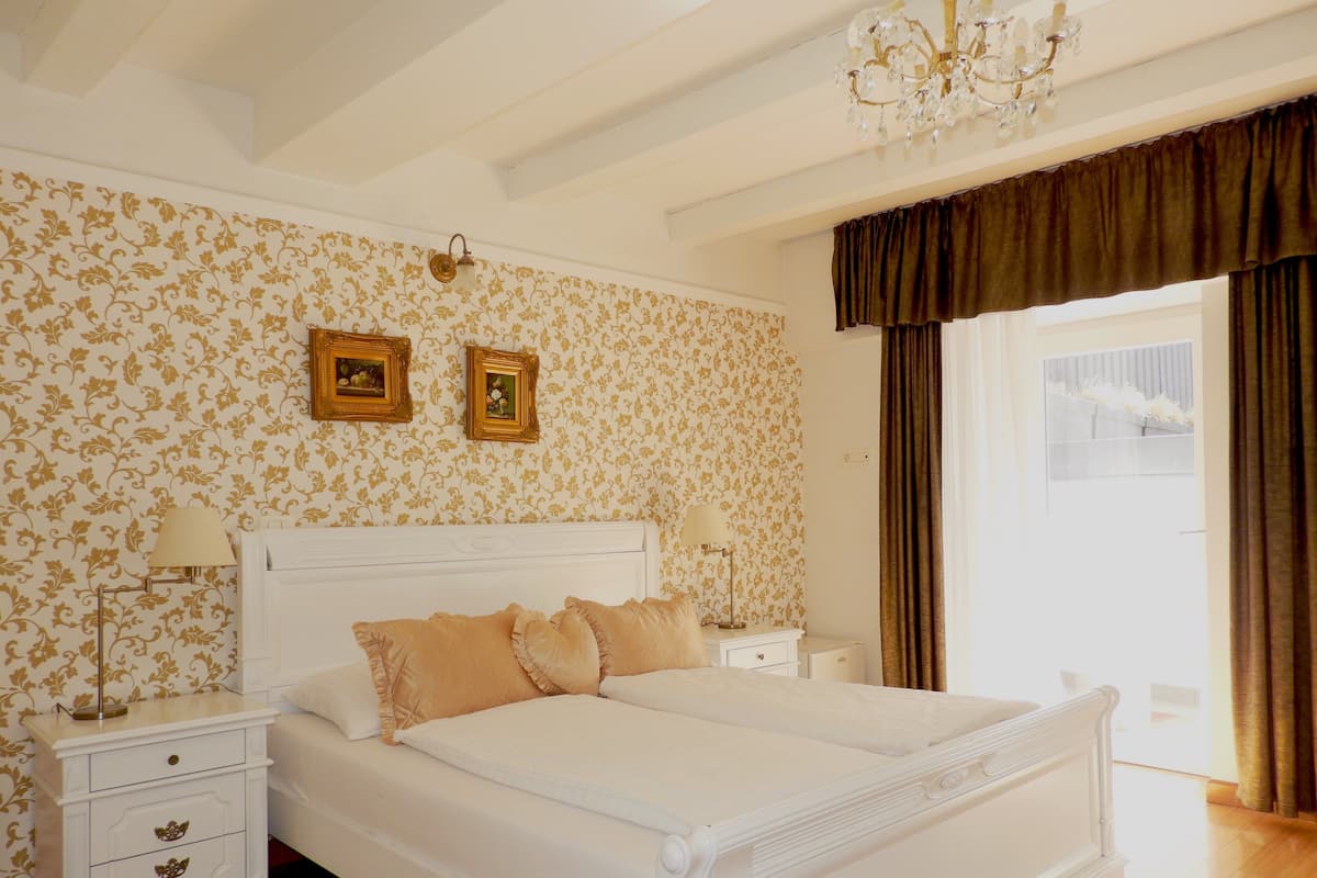 Classic-Doppelzimmer | Zimmersafe, individuell dekoriert, individuell eingerichtet