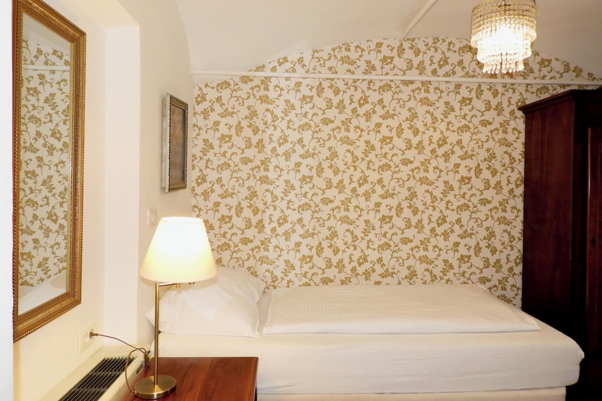 Classic-Einzelzimmer | Zimmersafe, individuell dekoriert, individuell eingerichtet