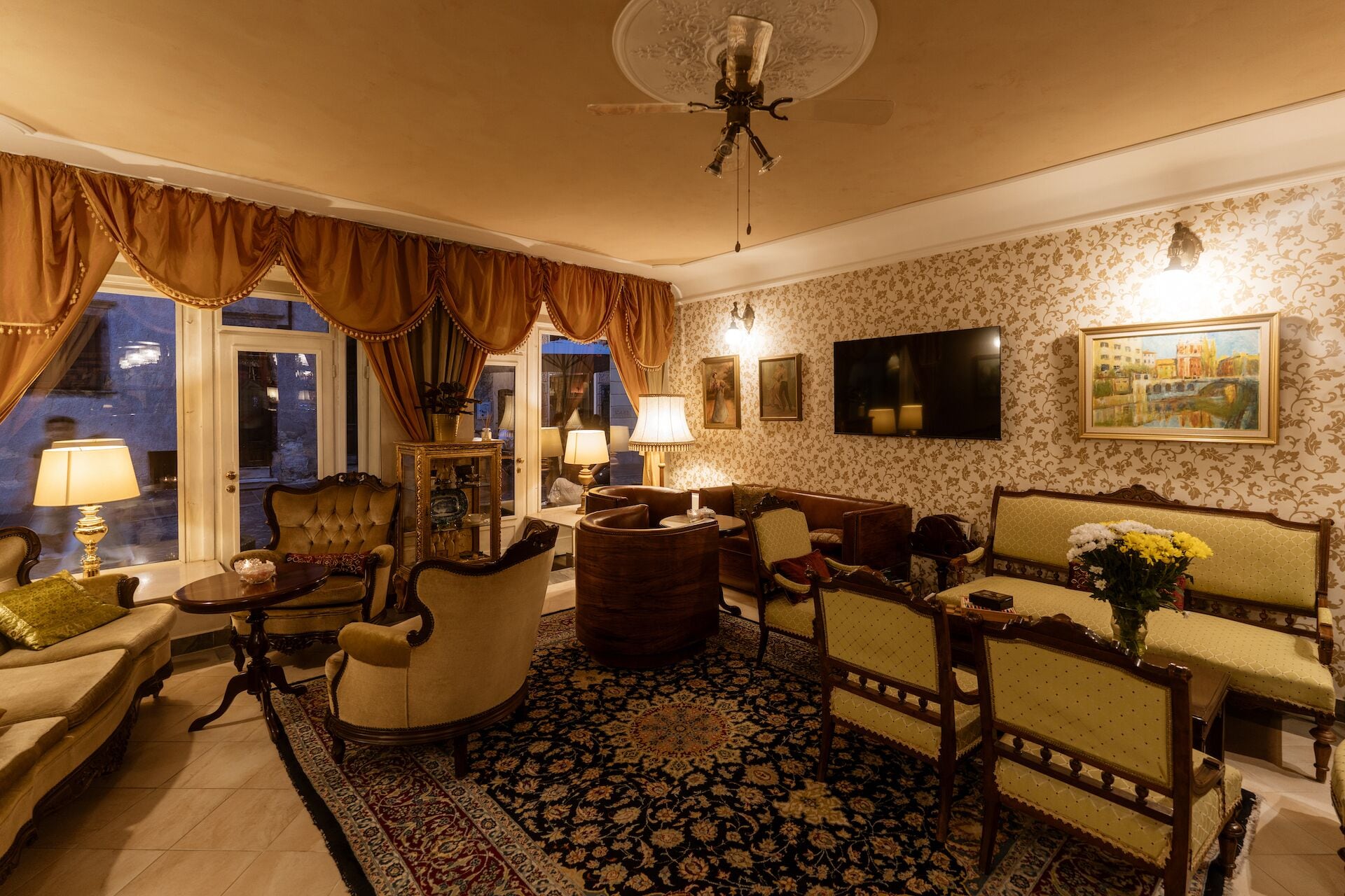 Photo - Allegro Hotel