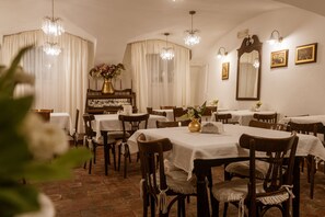 Free daily buffet breakfast - Allegro Hotel (Ljubljana)