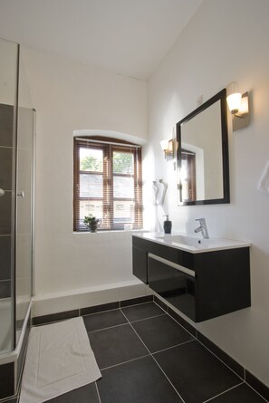 Bathroom sink - Munkebjerg Bed & Breakfast (Borkop)