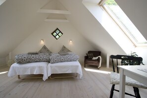 双人房, 公共浴室 | 加厚床垫、婴儿床、折叠床/加床（额外收费）、免费 WiFi