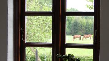 Apartemen, 4 kamar tidur | Pemandangan dari kamar