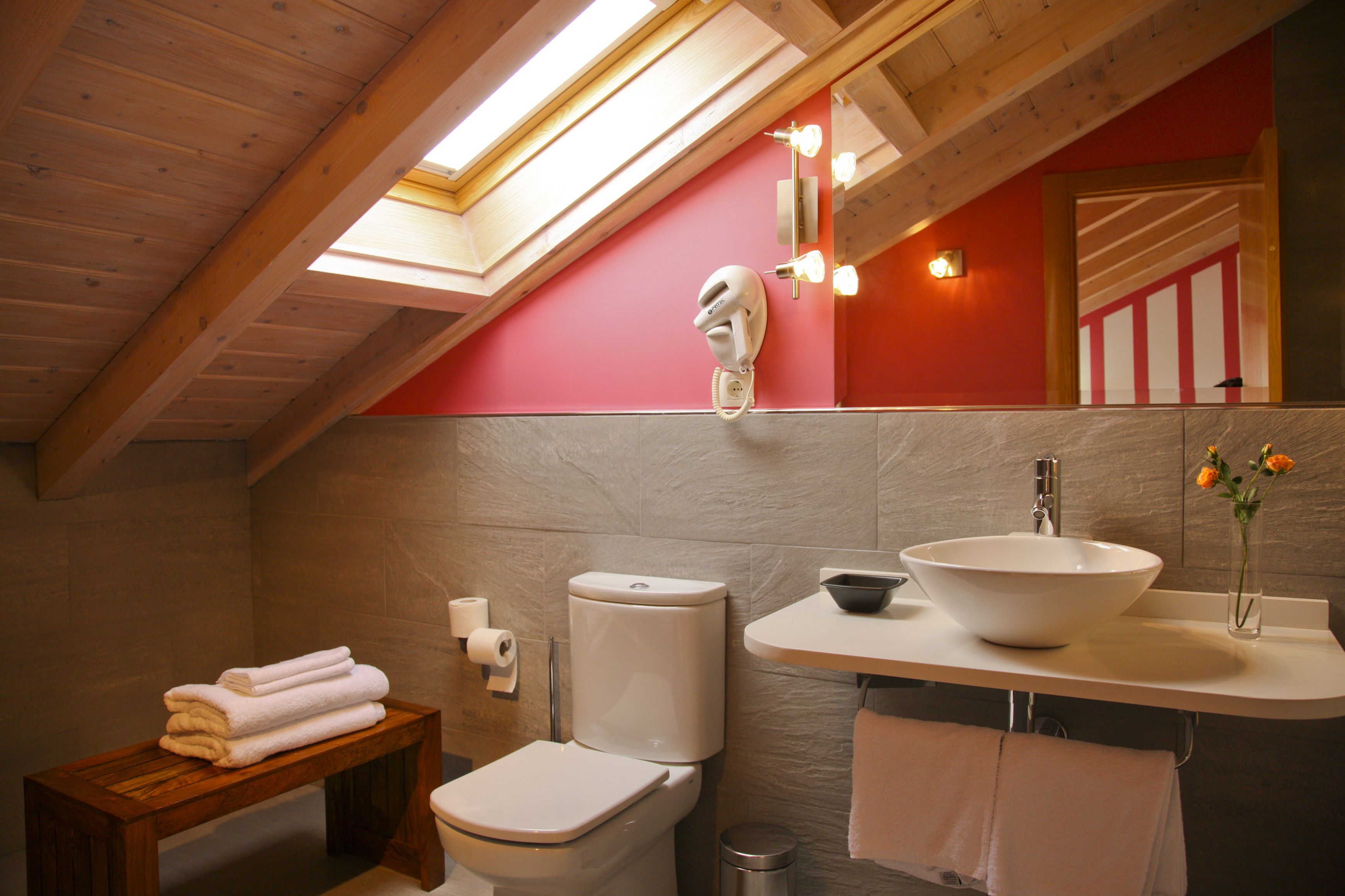 comfort double room (casona main building) | bathroom | free toiletries, hair dryer, towels