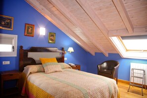 Individually decorated, blackout curtains, WiFi, bed sheets