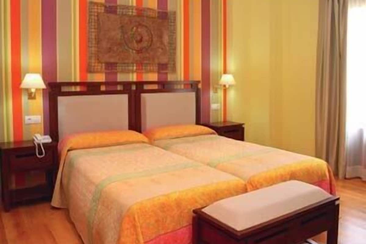 Comfort tweepersoonskamer (Casona main building) | Individueel gedecoreerd, verduisterende gordijnen, wifi, beddengoed