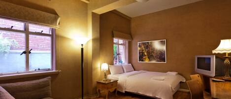 Studio supérieur, salle de bain privée | Bureau, fer et planche à repasser, accÚs au Wi-Fi (inclus)