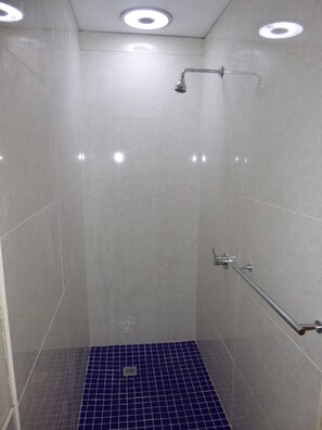 Superior Studio with Ensuite | Bathroom | Hair dryer, towels - City Centre Budget Hotel (Melbourne)