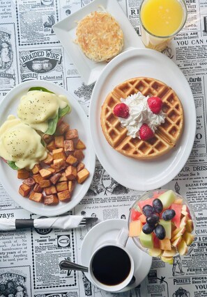 Free daily cooked-to-order breakfast 