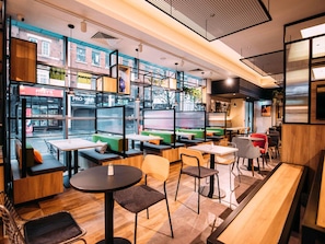Lunch and dinner served - ibis Belfast City Centre (Belfast)