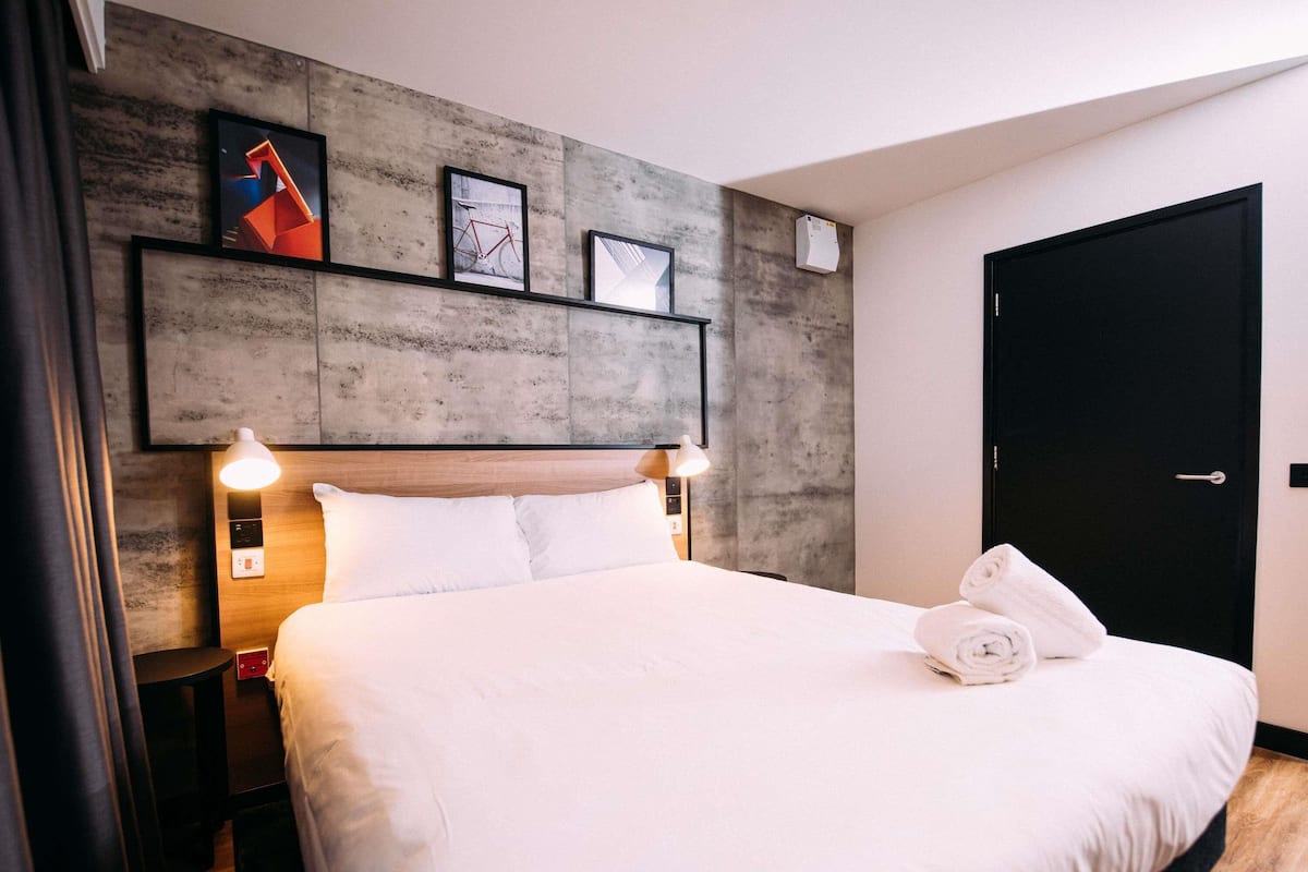 Desk, iron/ironing board, free WiFi, bed sheets