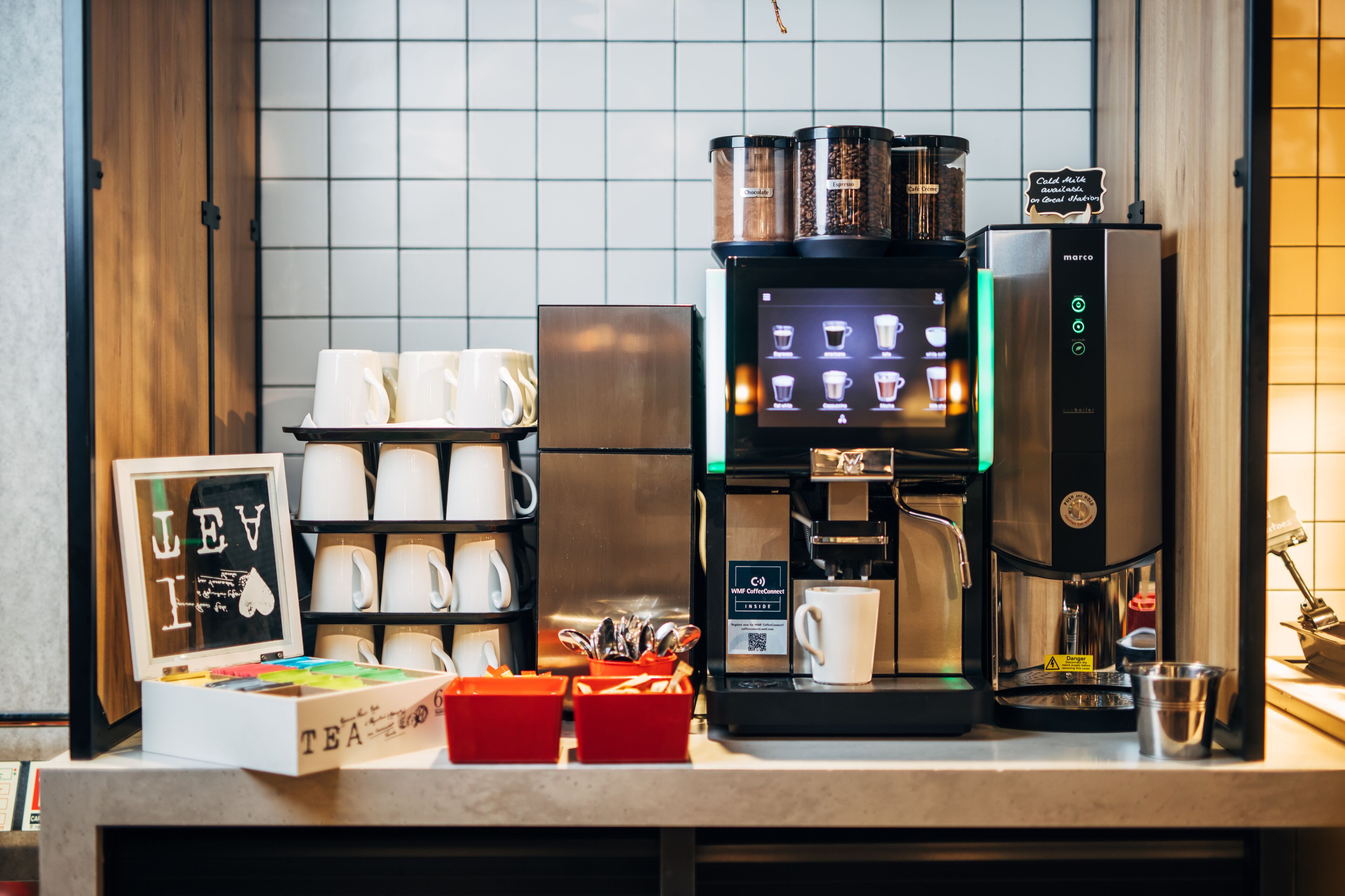 lunch and dinner served