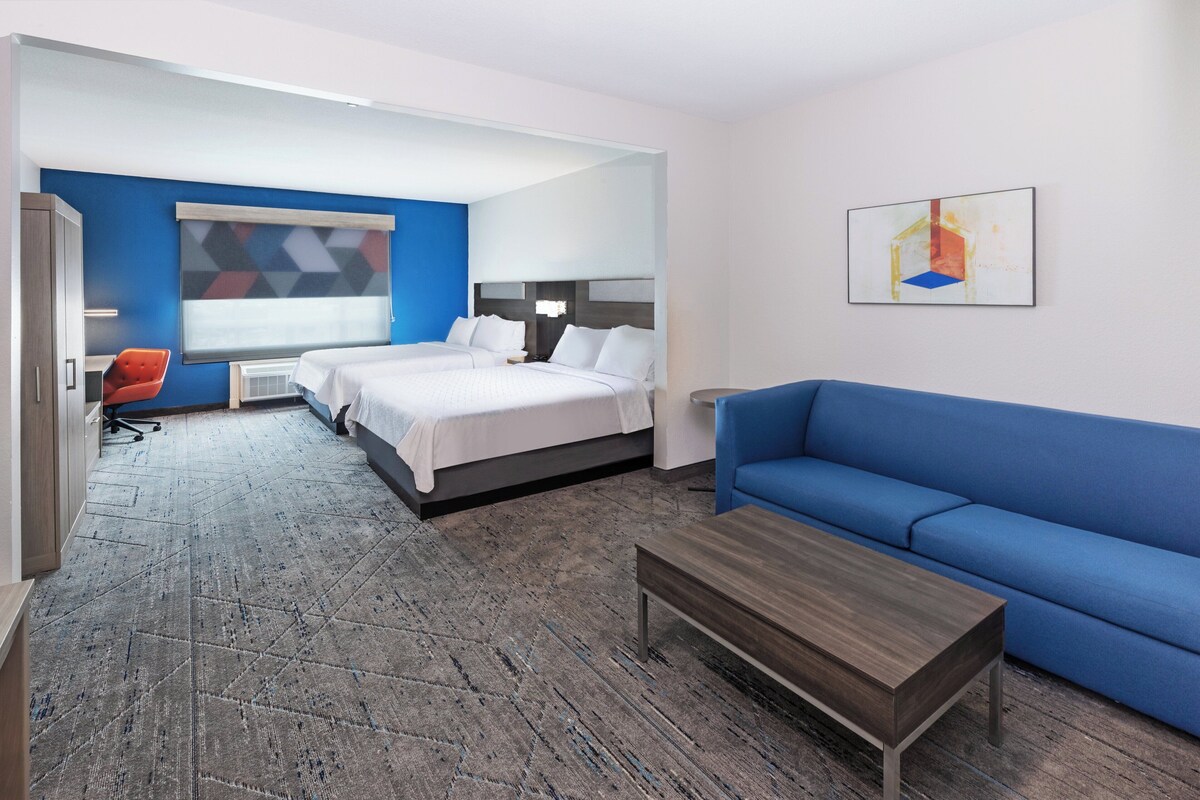 Suite, 2 Queen Beds (Additional Living Area) | Premium bedding, down comforters, desk, laptop workspace