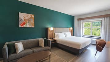 Standaard kamer, 1 kingsize bed (Additional Living Area) | Een bureau, een strijkplank/strijkijzer, gratis babybedden, gratis wifi