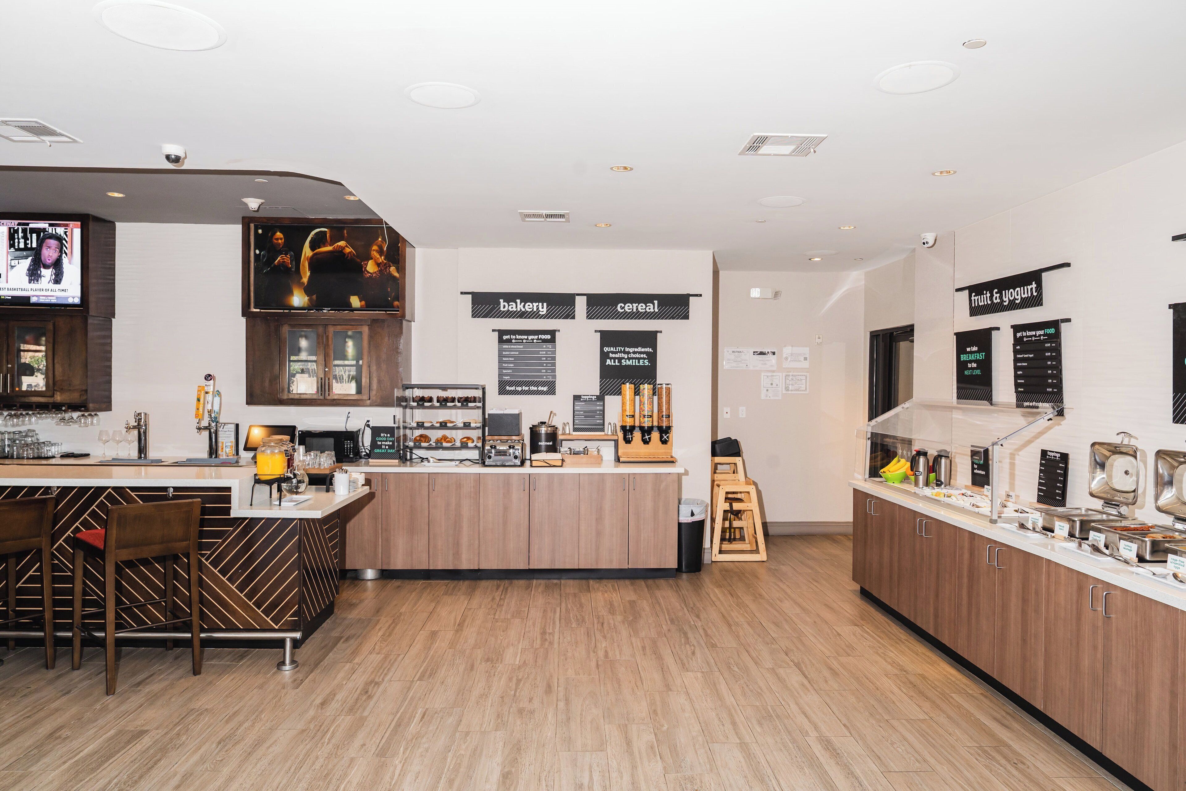 Desayuno buffet todos los días (USD 14.99 por persona) 