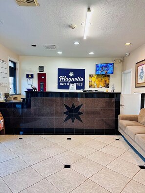 Lobby - Magnolia Inn And Suites (Magnolia)
