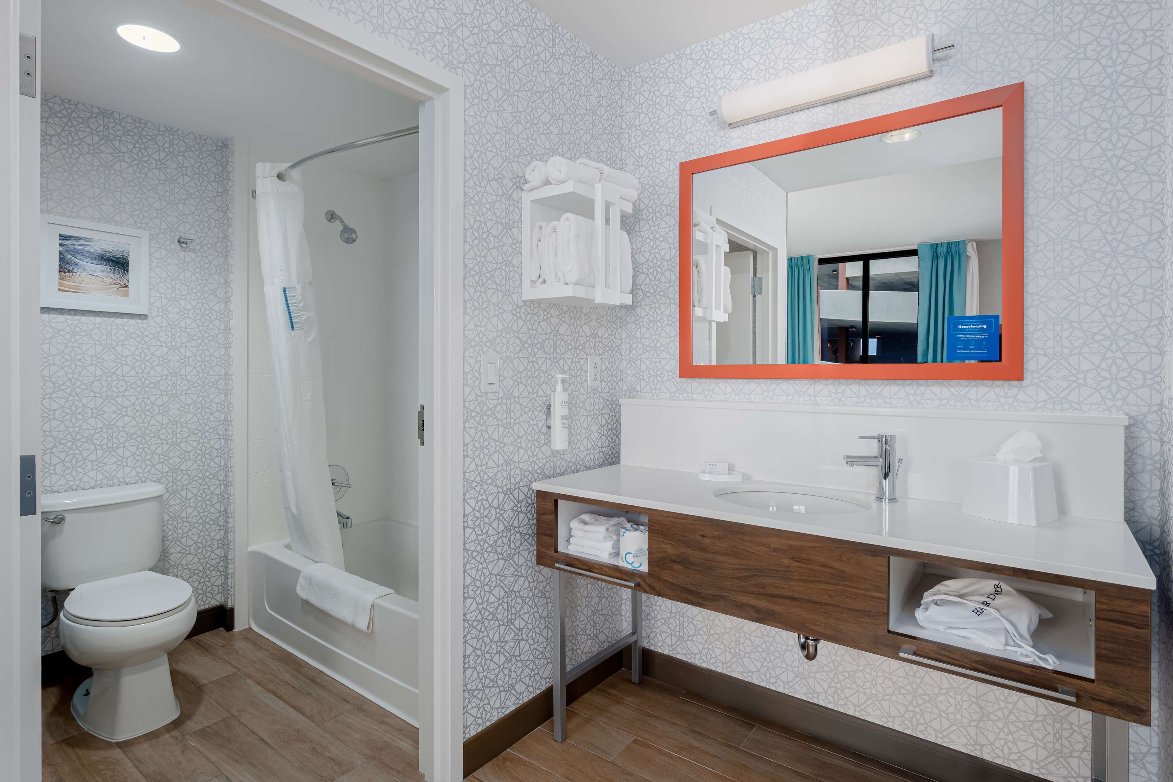 king, studio, balcony | bathroom | combined shower/bathtub, hair dryer, towels