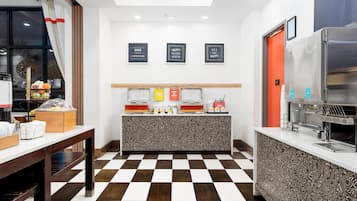 Ilmainen päivittäinen buffetaamiainen