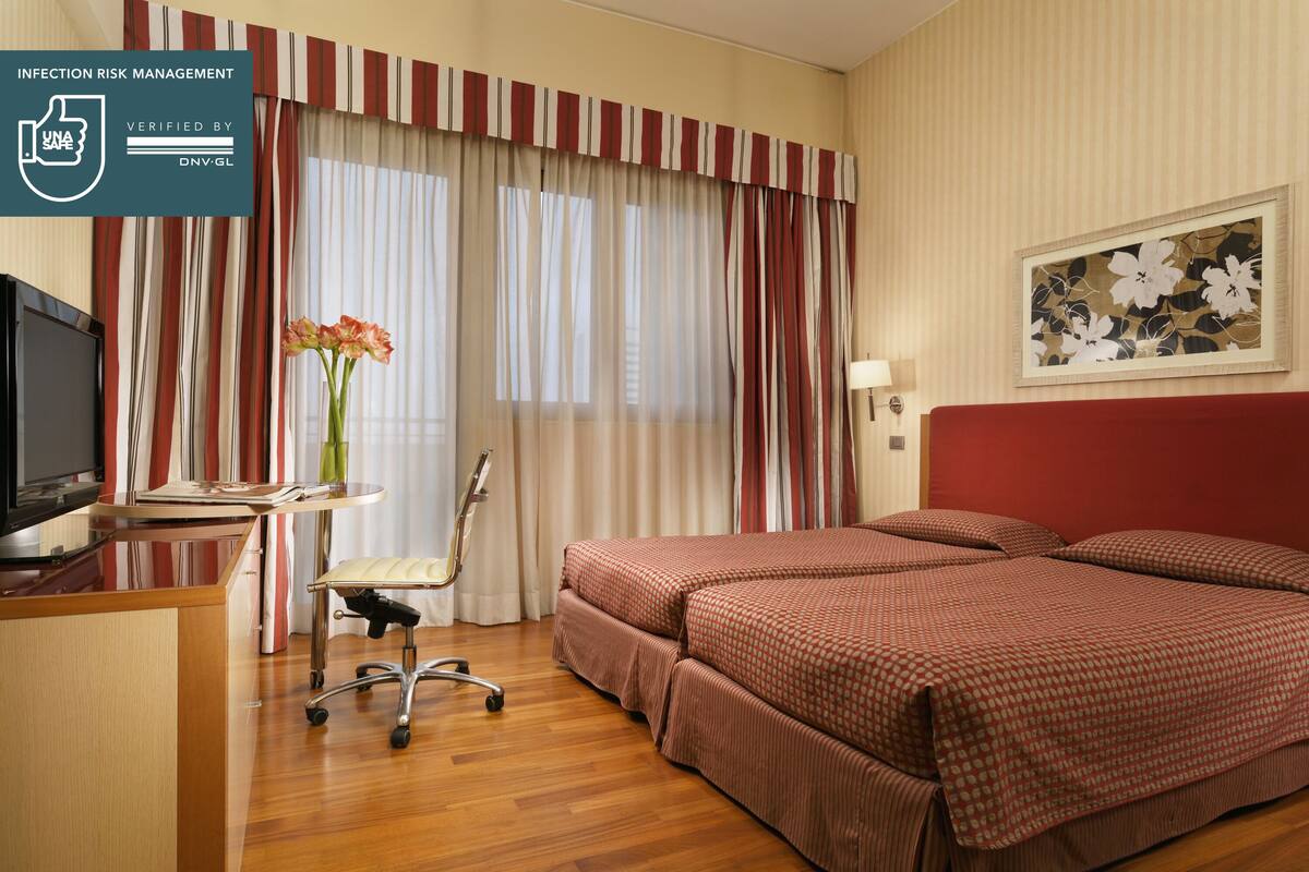 Literie hypoallergénique, couette en duvet d'oie, minibar