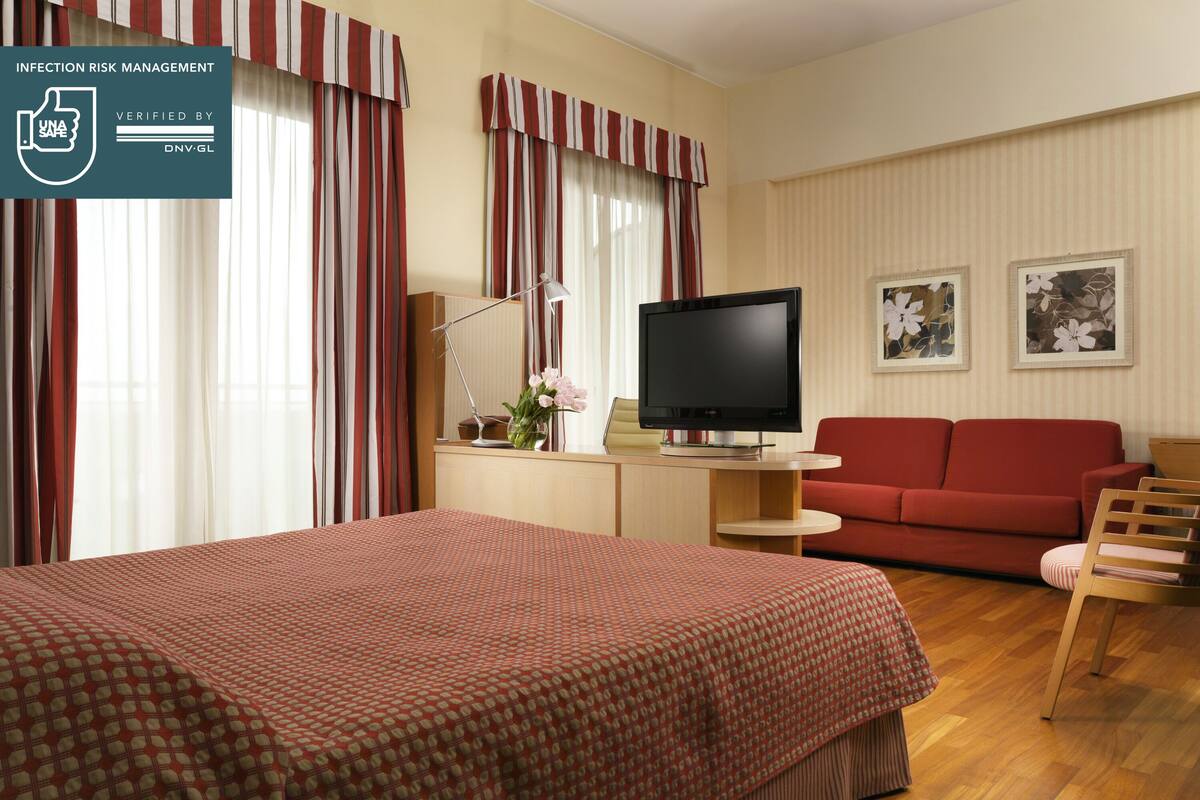 Literie hypoallergénique, couette en duvet d'oie, minibar