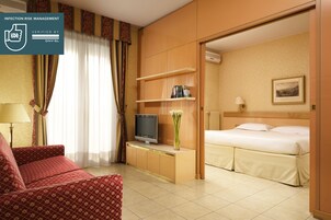 Ropa de cama hipoalergénica, cubrecamas y minibar