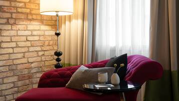 Deluxe-Doppelzimmer | Minibar, Zimmersafe, Schreibtisch, Bügeleisen/Bügelbrett