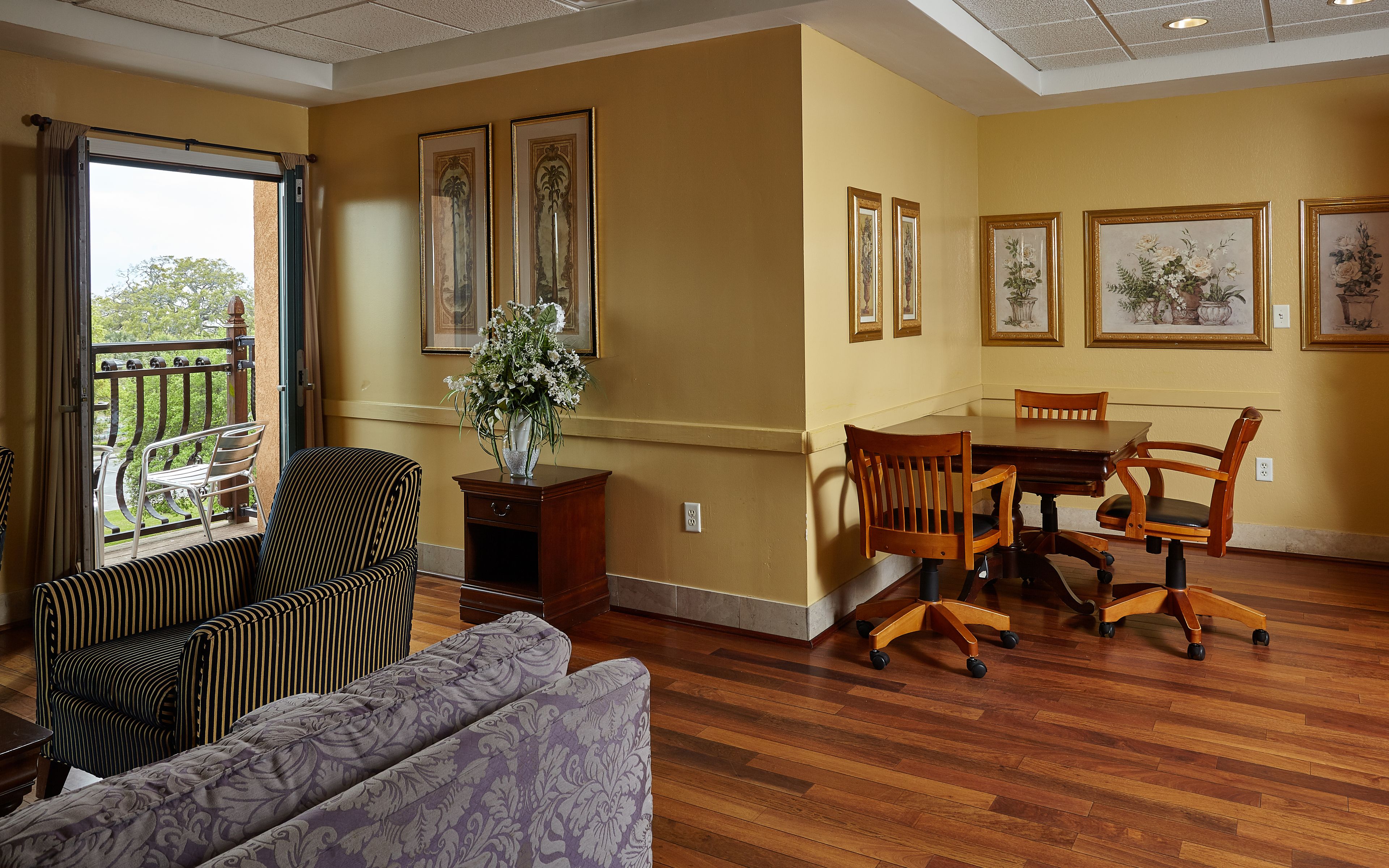 presidential suite, 2 bedrooms, balcony | in-room dining