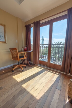 Executive-stúdíósvíta | Stofa | 27-tommu sjónvarp með kapalrásum