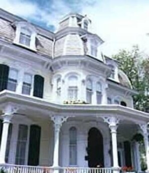 Exterior - The Mansion Inn (New Hope)