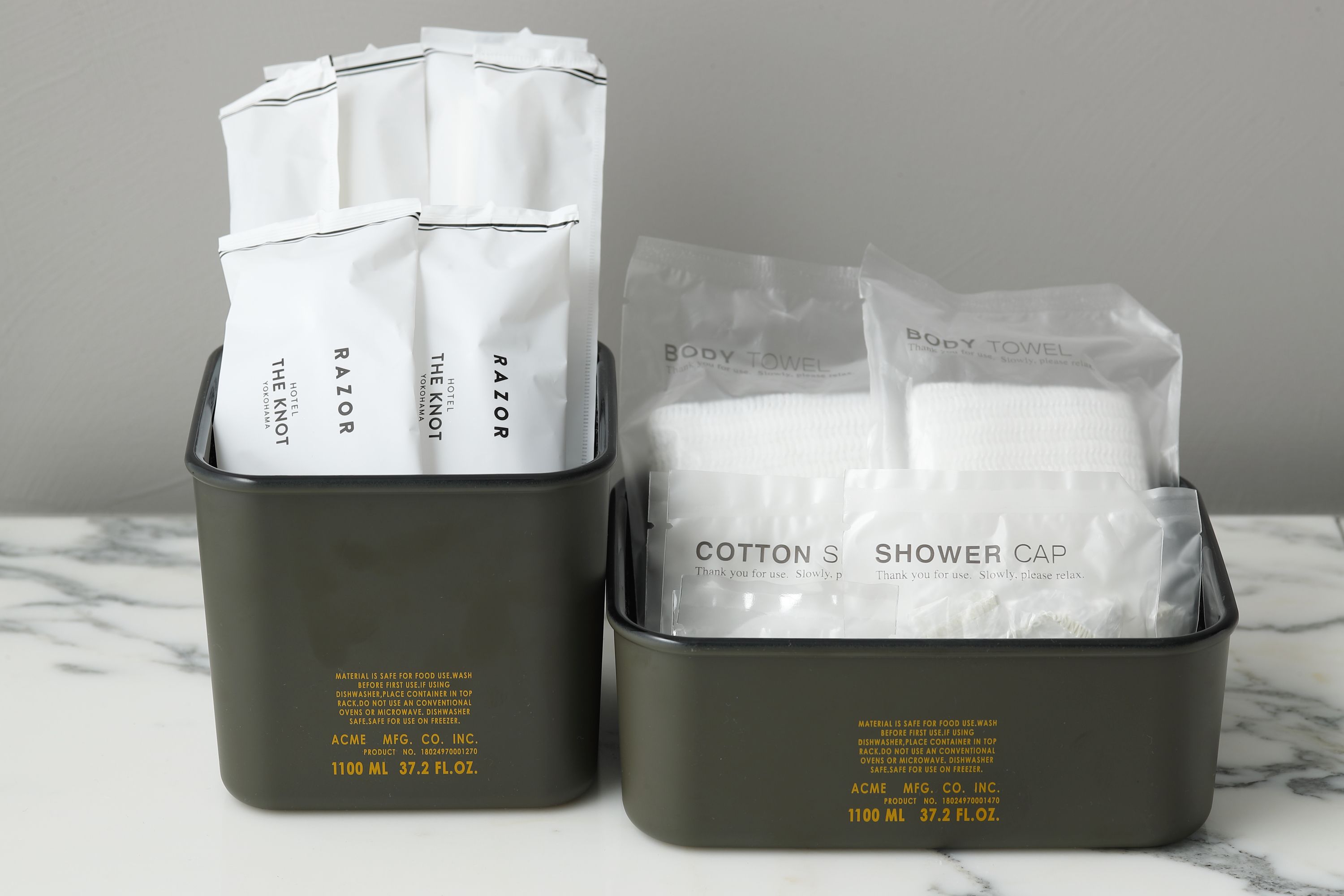 combined shower/bathtub, free toiletries, hair dryer, slippers