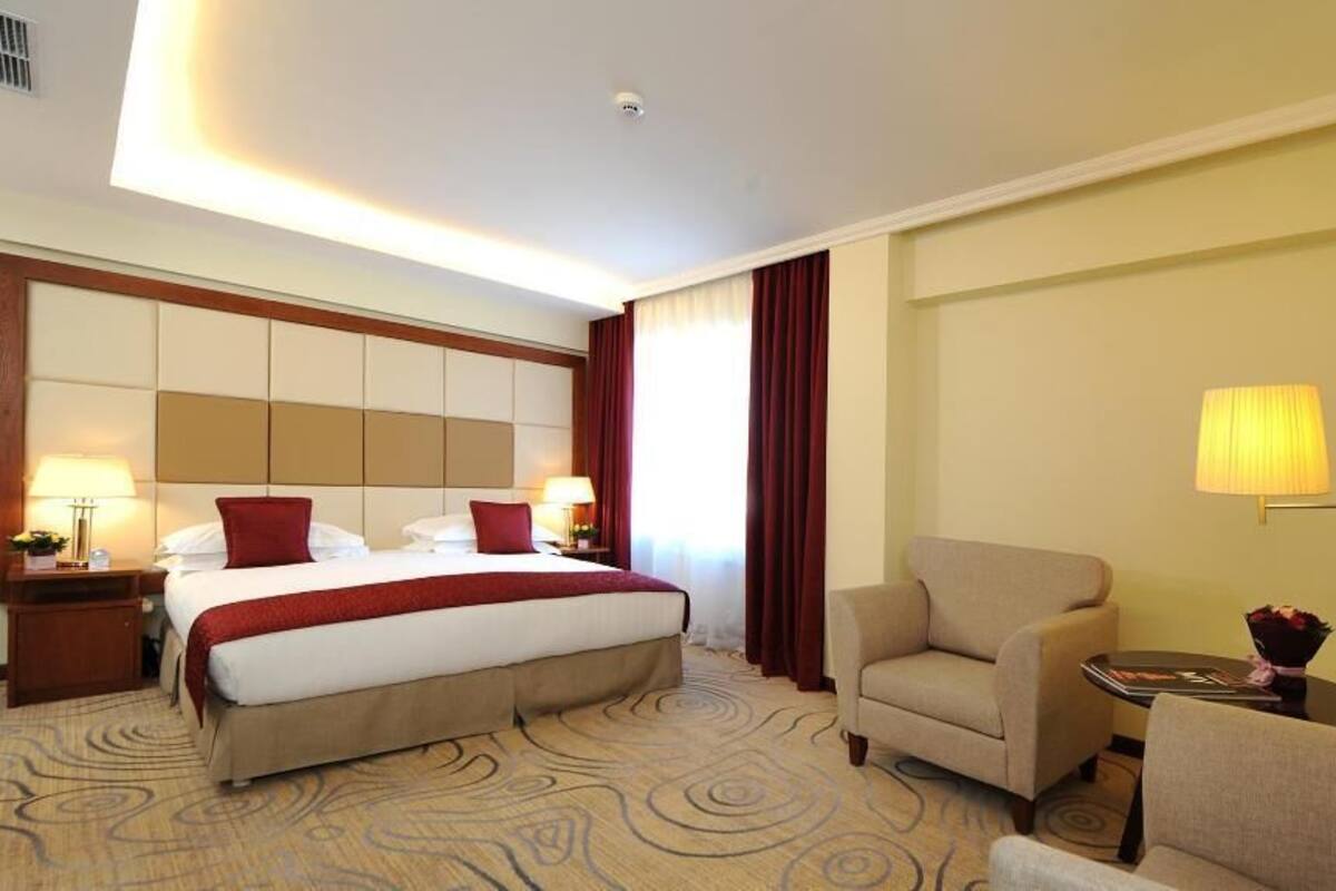 Egyptian cotton sheets, premium bedding, down comforters, minibar