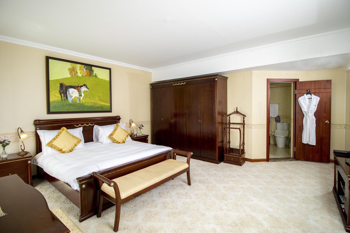 Presidential Suite (Presidential Suite) | Egyptian cotton sheets, premium bedding, down comforters, minibar