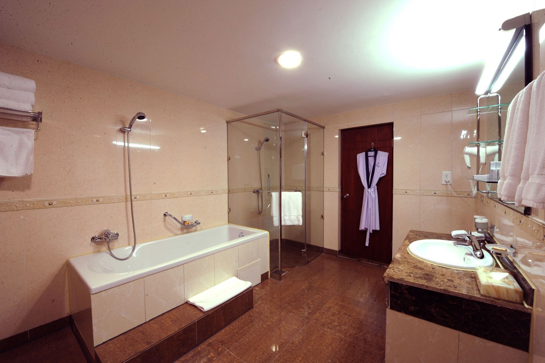 Bathroom | Separate tub and shower, deep soaking tub, rainfall showerhead