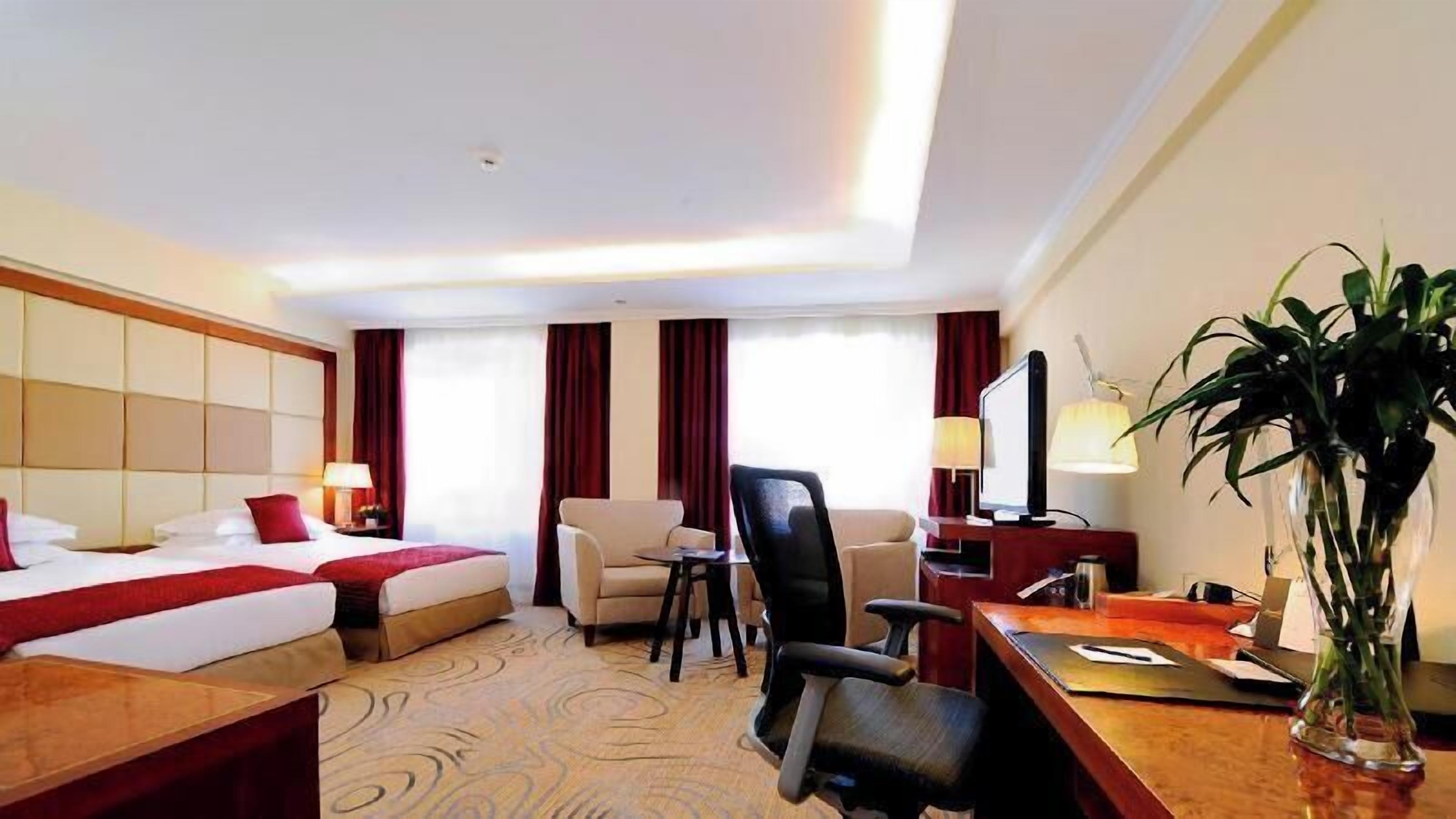 Egyptian cotton sheets, premium bedding, down comforters, minibar