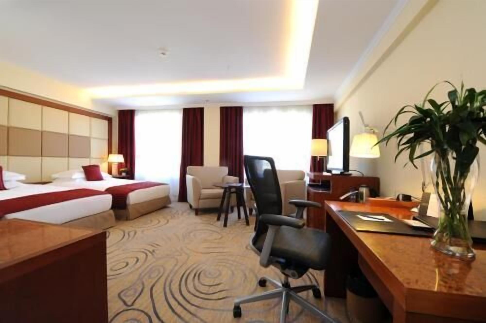 Egyptian cotton sheets, premium bedding, down comforters, minibar