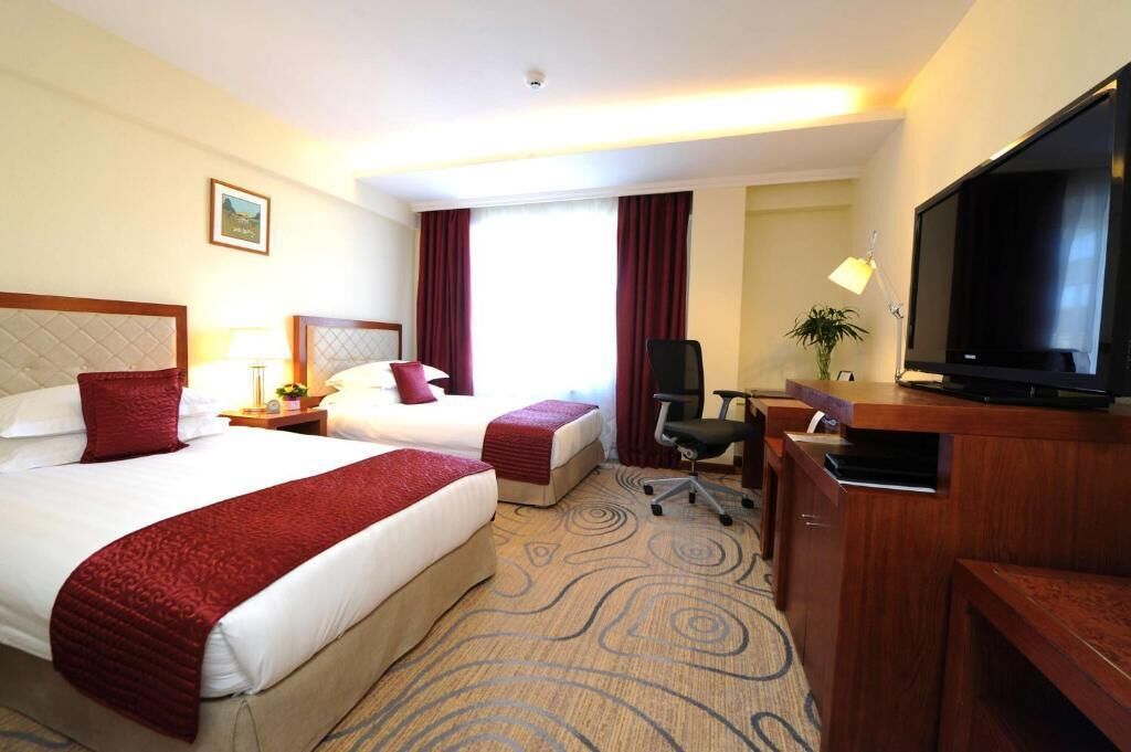 Egyptian cotton sheets, premium bedding, down comforters, minibar