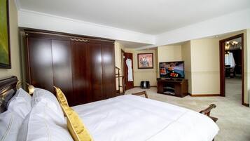 Presidential Suite (Presidential Suite) | Egyptian cotton sheets, premium bedding, down comforters, minibar