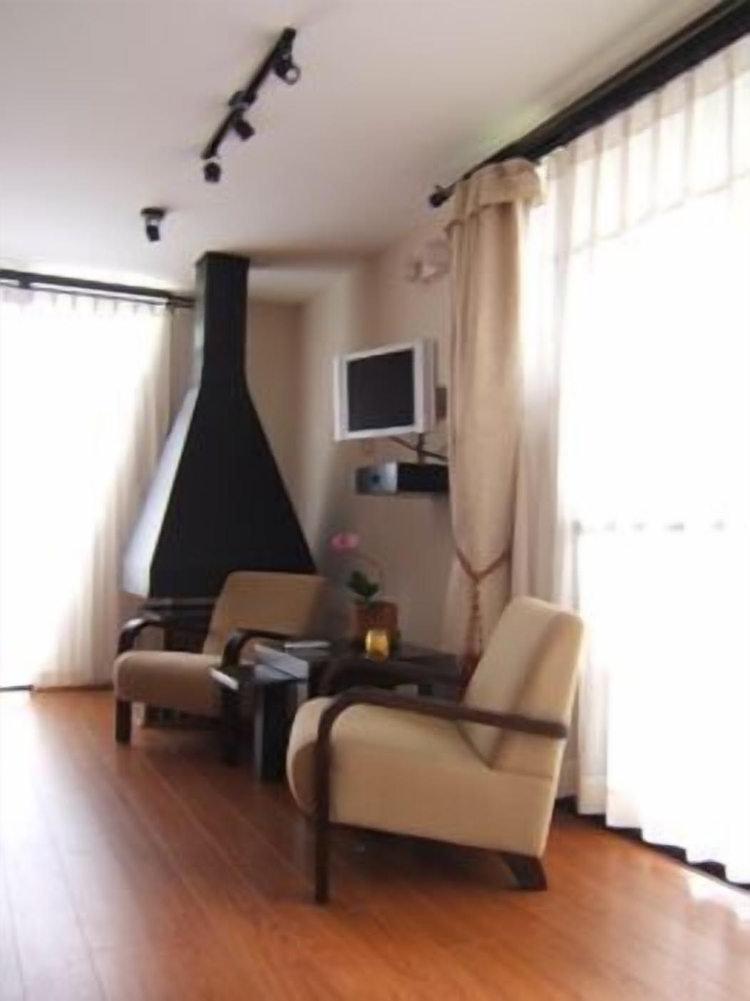 19-inch lcd tv with cable channels, tv, fireplace