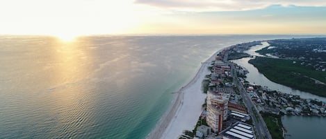 Vlak bij het strand, vissen