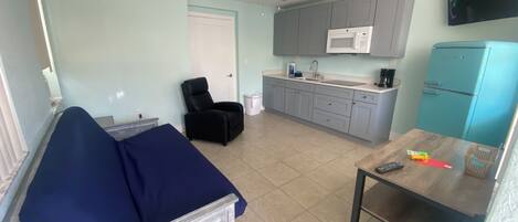 Queen One Bedroom | Private kitchen