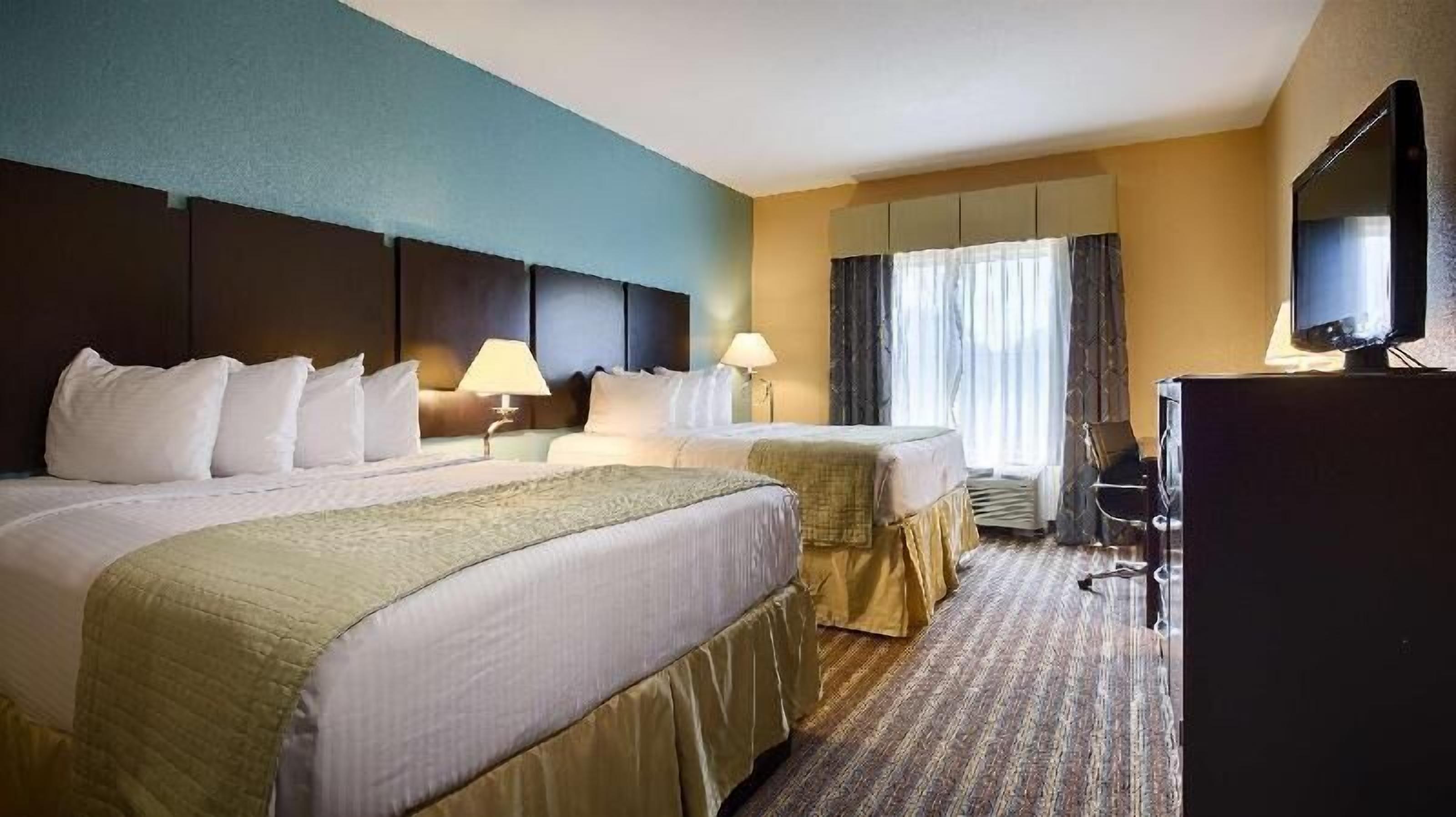 In-room safe, iron/ironing board, rollaway beds, free WiFi