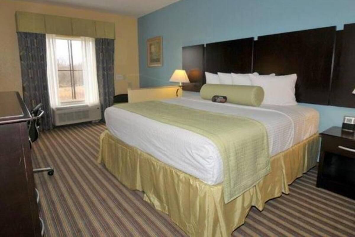 In-room safe, iron/ironing board, rollaway beds, free WiFi