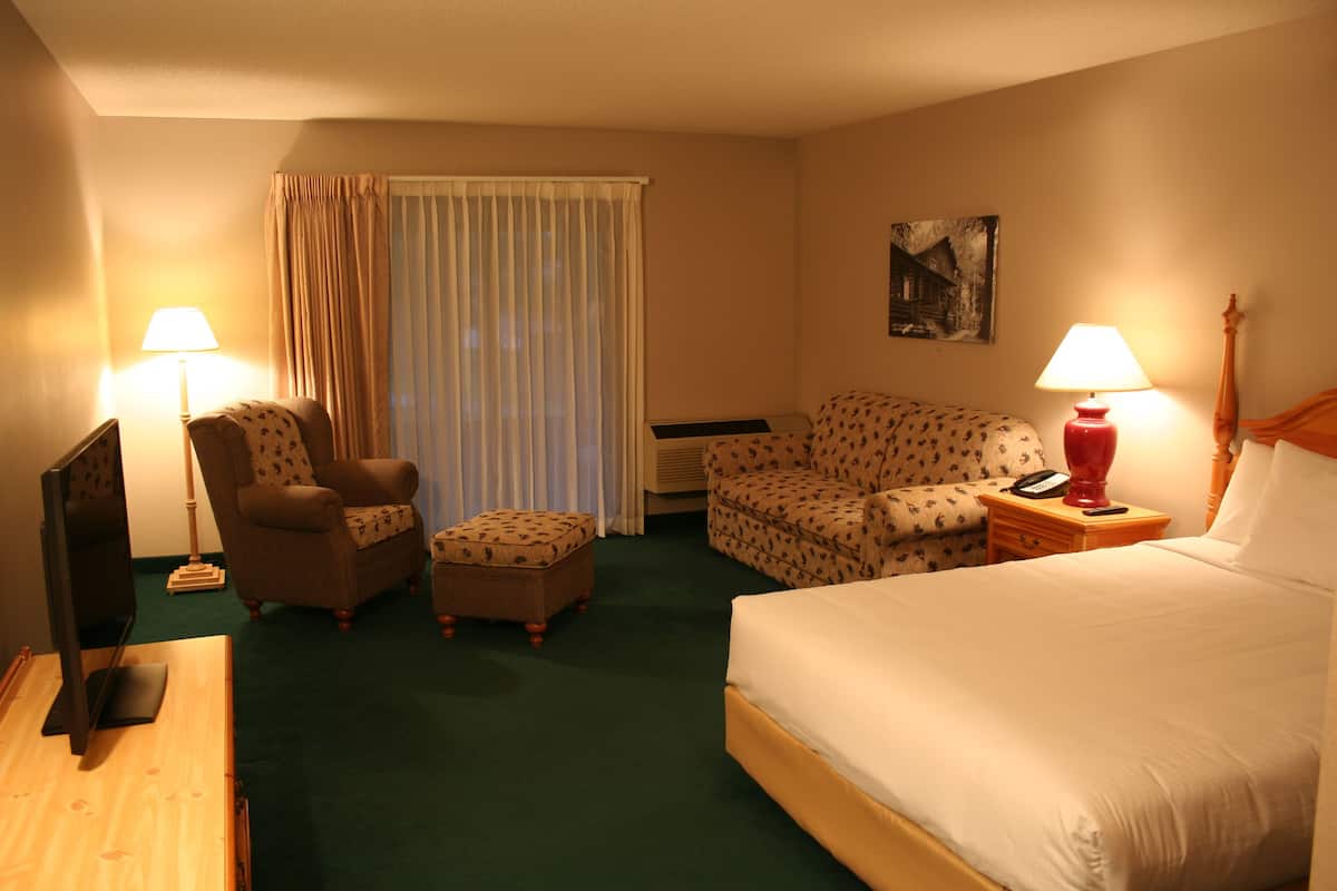 Iron/ironing board, free WiFi, bed sheets
