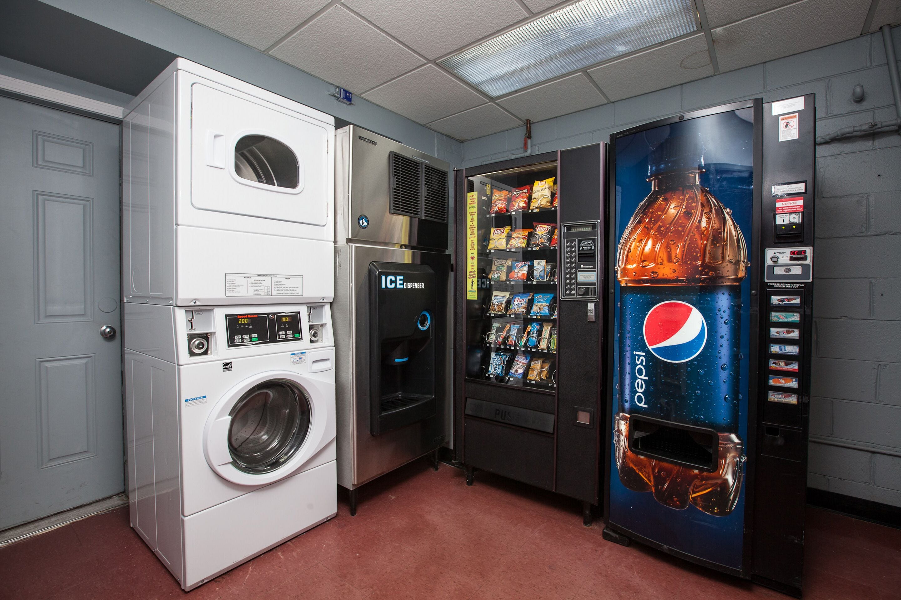 Photo - Carlton Inn Midway