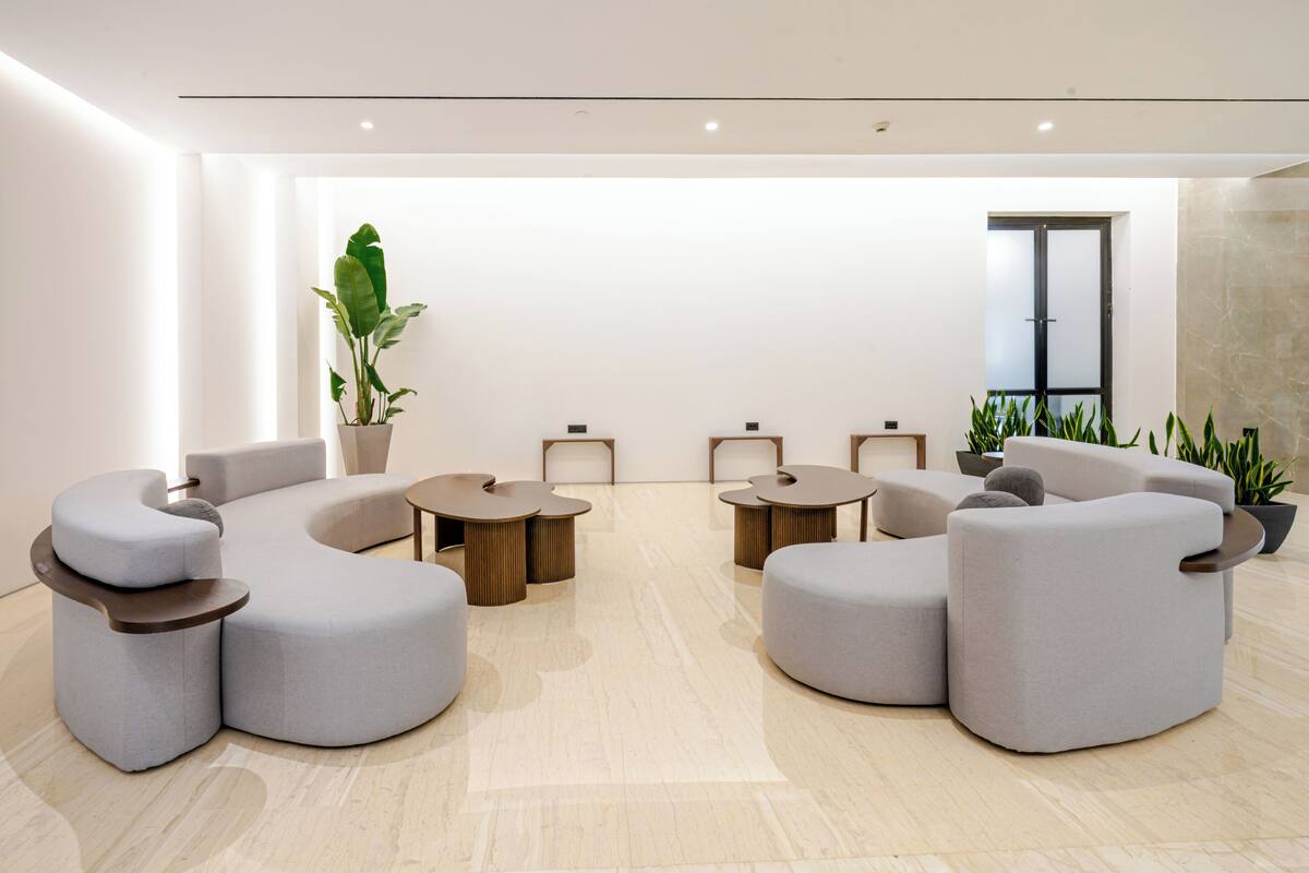 2 bars/lounges, poolside bar