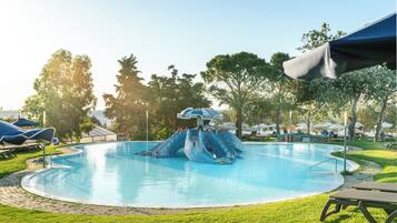 2 outdoor pools, pool umbrellas, pool loungers