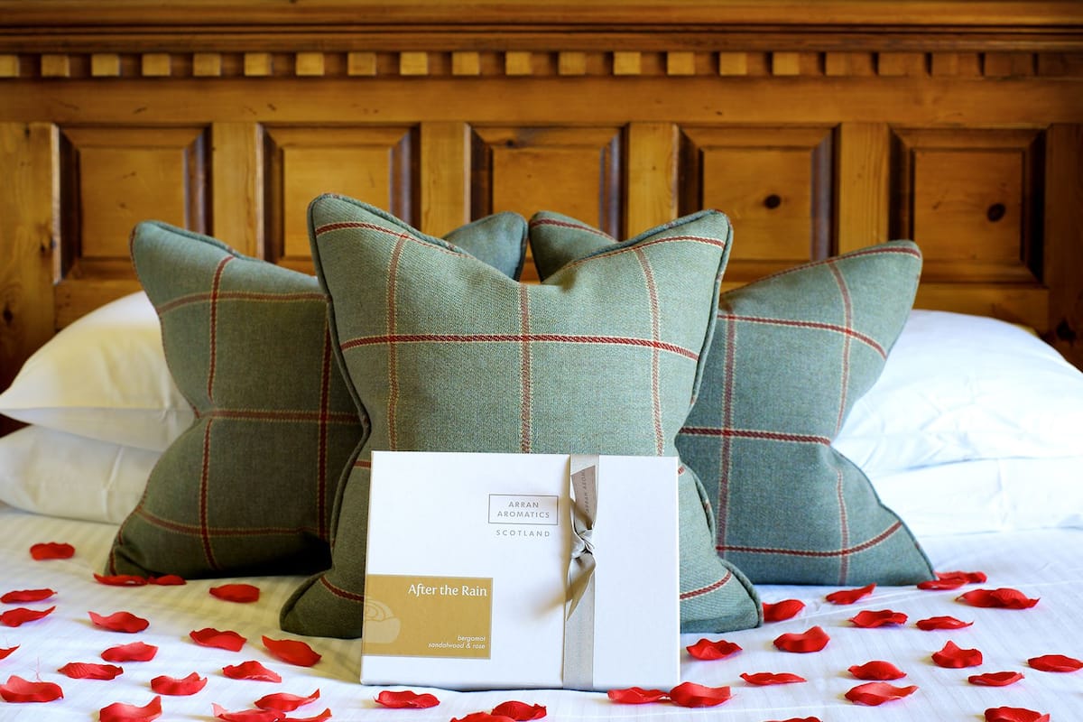 1 bedroom, individually decorated, individually furnished, desk