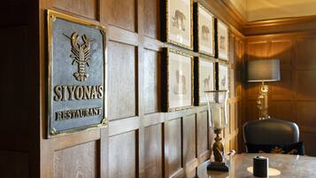 Daily full breakfast (GBP 18.95 per person)